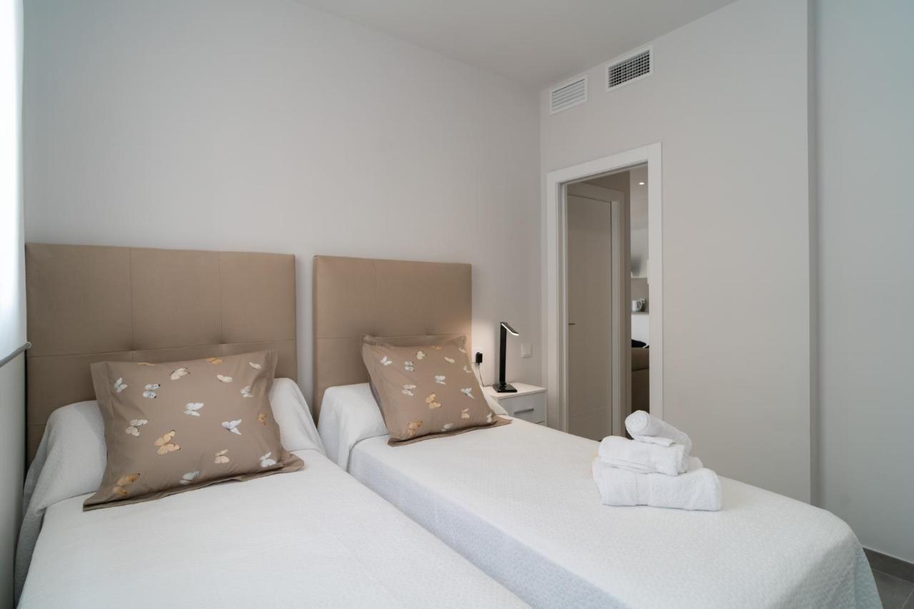 Aac Malaga - Apartamento Con Terraza, Muy Amplio, Totalmente Equipado, Cerca Del Centro Y Nuevo! エクステリア 写真