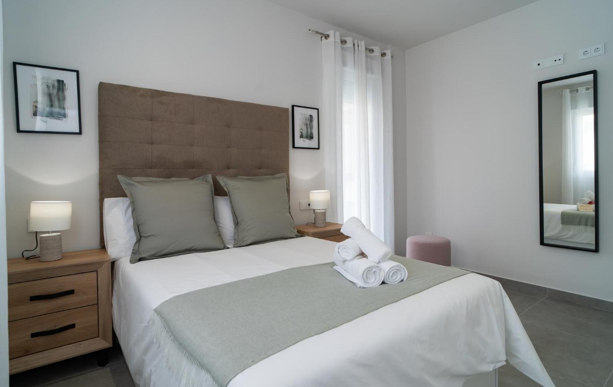 Aac Malaga - Apartamento Con Terraza, Muy Amplio, Totalmente Equipado, Cerca Del Centro Y Nuevo! 部屋 写真