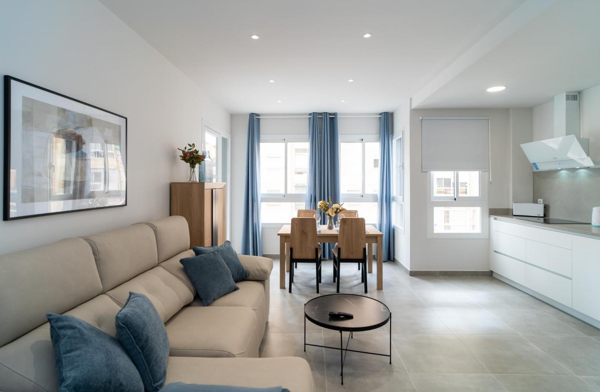 Aac Malaga - Apartamento Con Terraza, Muy Amplio, Totalmente Equipado, Cerca Del Centro Y Nuevo! 部屋 写真