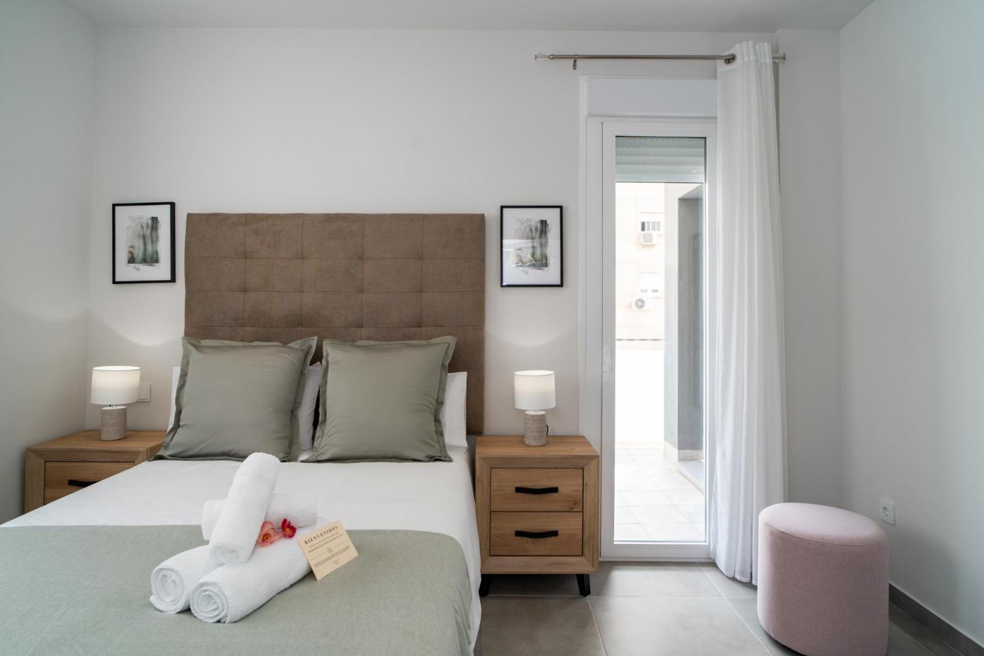 Aac Malaga - Apartamento Con Terraza, Muy Amplio, Totalmente Equipado, Cerca Del Centro Y Nuevo! 部屋 写真