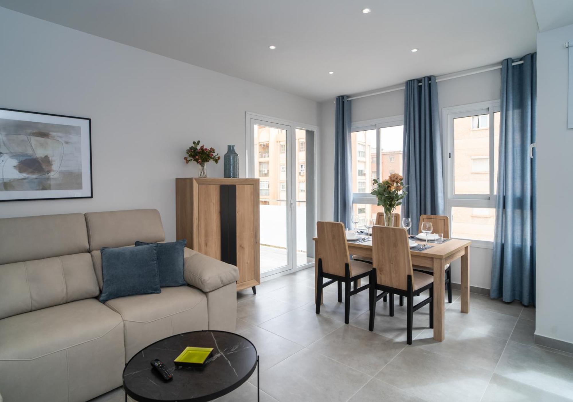 Aac Malaga - Apartamento Con Terraza, Muy Amplio, Totalmente Equipado, Cerca Del Centro Y Nuevo! 部屋 写真